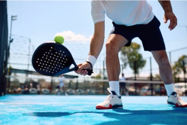 تمرين بادل زوجي (Padel)